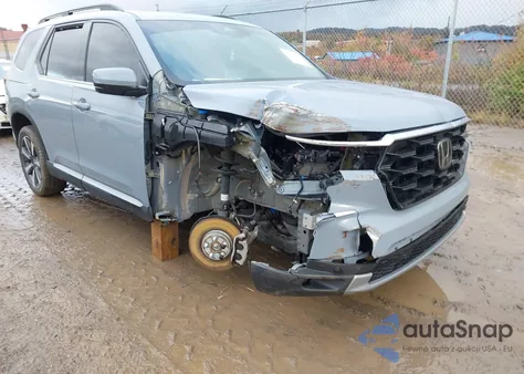 2024 Honda Pilot Touring z USA, uszkodzony, nr VIN 5FNYG1H72RB043484